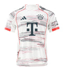 Camisa Bayern de Munique II 2025 Adidas Branco Masculina. Design reserva, tecido leve e respirável. Envio rápido para todo o Brasil. Compre agora!
